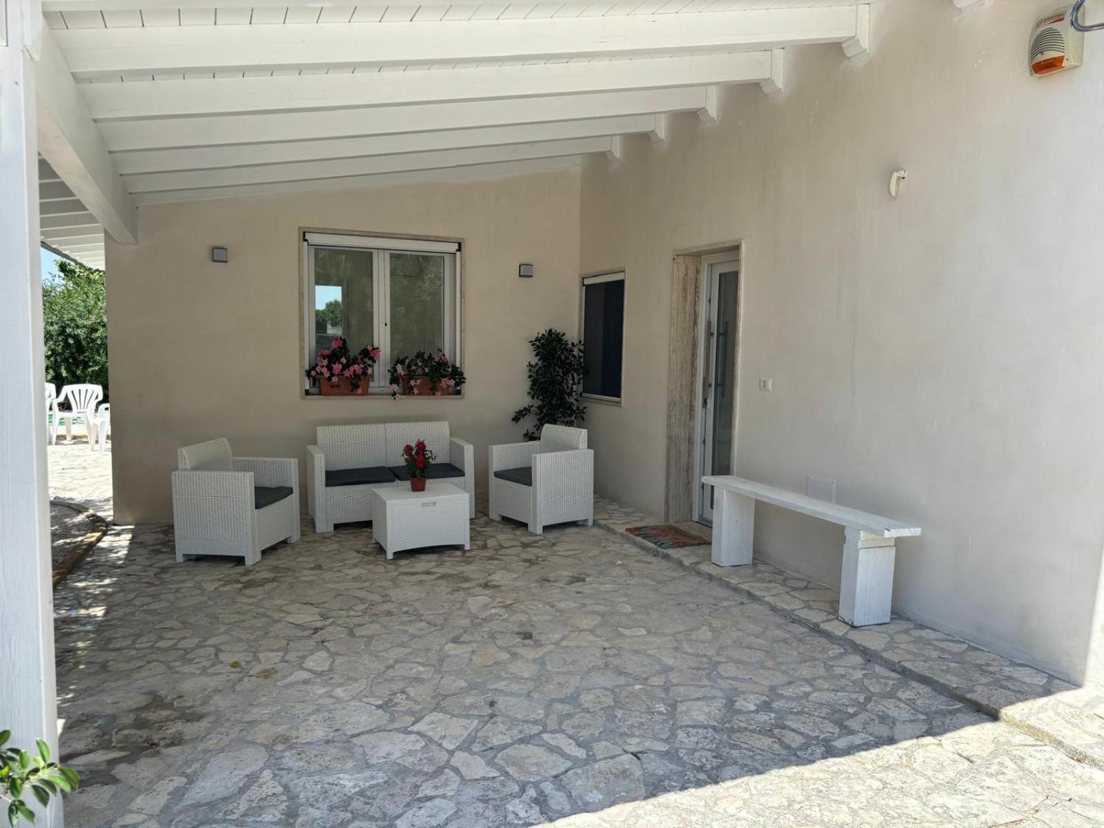 Tenuta Pizzi San Pietro Vernotico Exterior foto