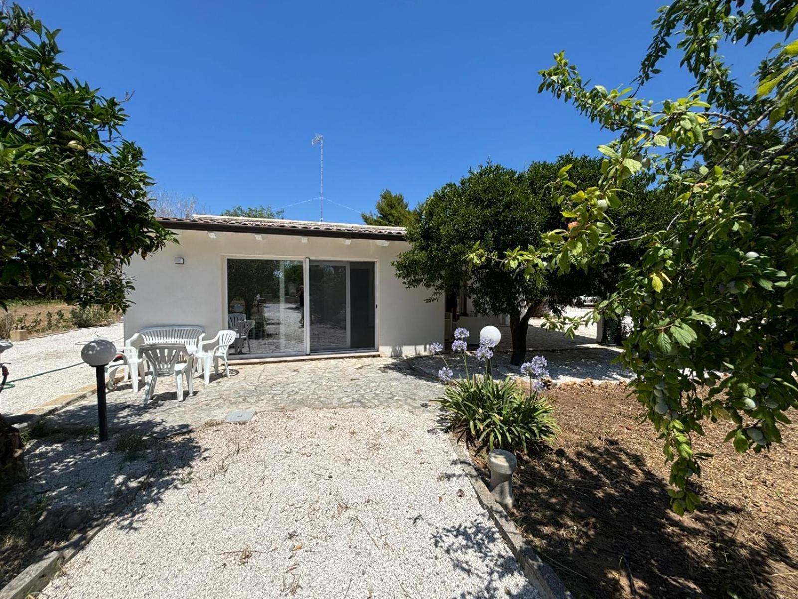 Tenuta Pizzi San Pietro Vernotico Exterior foto