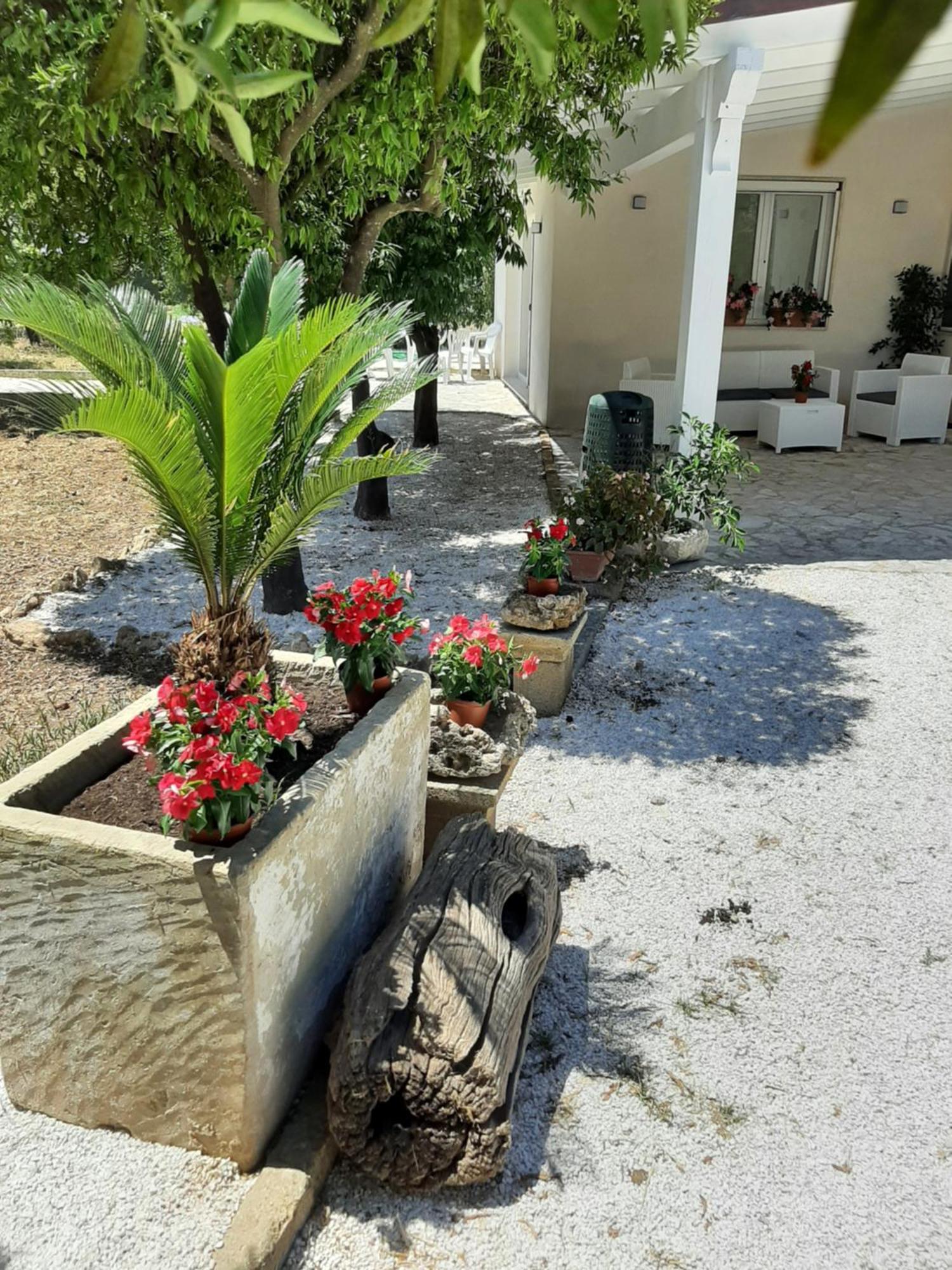 Tenuta Pizzi San Pietro Vernotico Exterior foto
